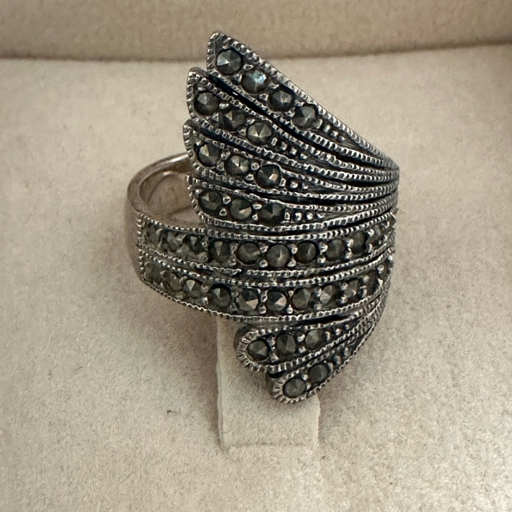 Vintage silver  marcasite ring